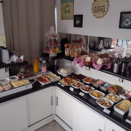 Letto Hotel Jurere Guest House Florianopolis Bagian luar foto