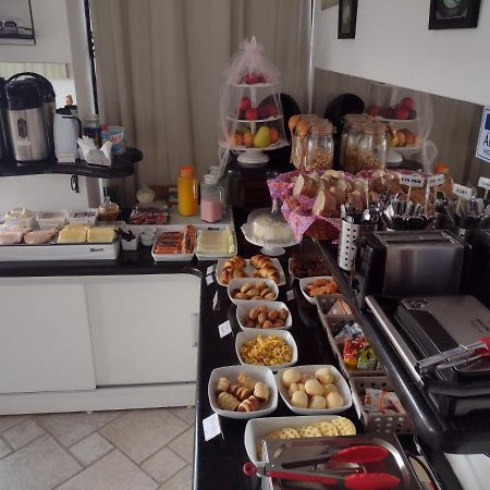 Letto Hotel Jurere Guest House Florianopolis Bagian luar foto