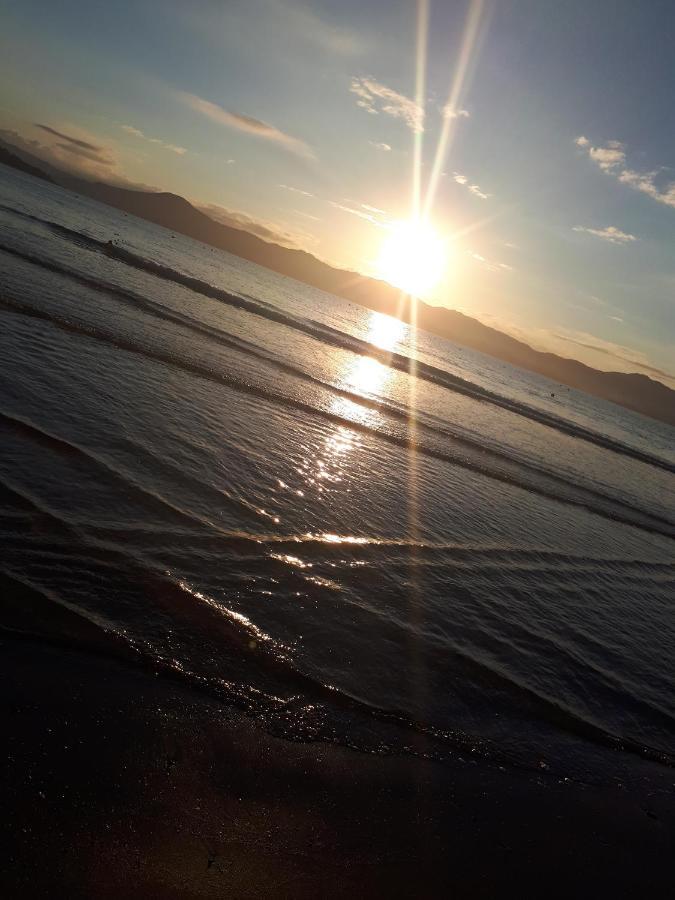 Letto Hotel Jurere Guest House Florianopolis Bagian luar foto